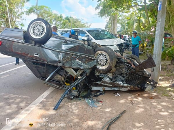 Kemalangan Jalan Raya di KM 76, Jalan Johor Bahru - Ayer Hitam